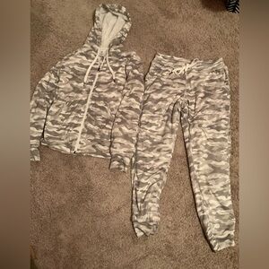 Gray Camouflage jogger Set